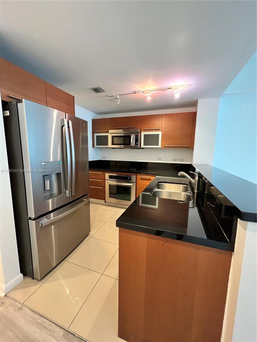 Picture of 244 Biscayne Blvd # 2609, Miami FL 33132