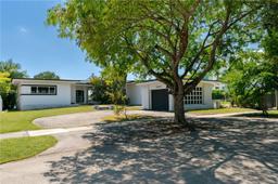 Picture of 1820 Daytonia Rd, Miami Beach, FL 33141