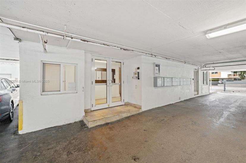 Picture of 910 Michigan Ave # 403, Miami Beach FL 33139