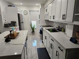 Picture of 1550 NE 191St # 107, Miami, FL 33179