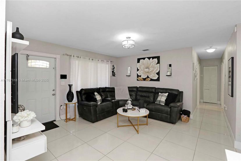 Picture of 2980 NW 208Th Ter, Miami Gardens FL 33056