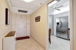 Picture of 3510 Oaks Way # 806, Pompano Beach, FL 33069