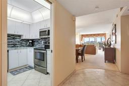 Picture of 3510 Oaks Way # 806, Pompano Beach, FL 33069