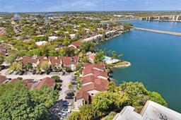 Picture of 341 Ives Dairy Rd # 06, Miami, FL 33179
