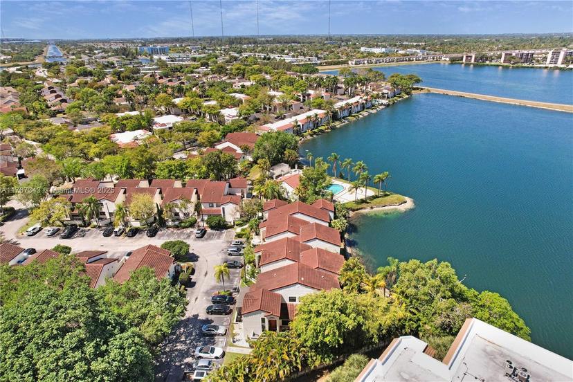 Picture of 341 Ives Dairy Rd # 06, Miami FL 33179