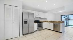 Picture of 341 Ives Dairy Rd # 06, Miami, FL 33179