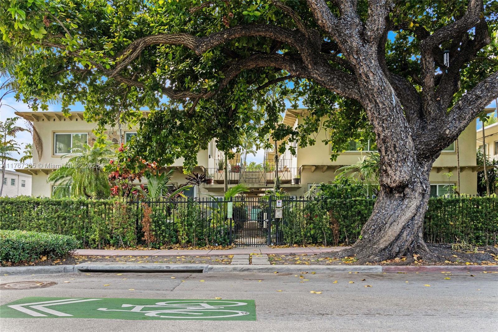 Picture of 900 Meridian Ave # 110, Miami Beach, FL 33139