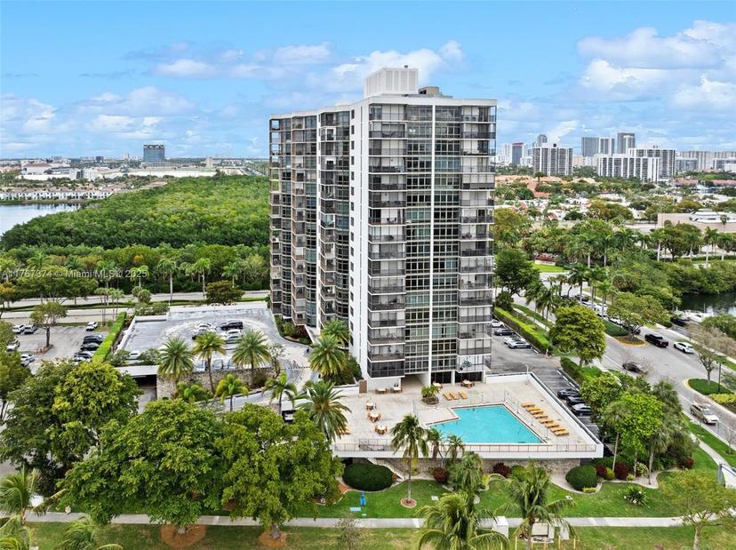 Picture of 3375 N Country Club Dr # 608, Aventura FL 33180