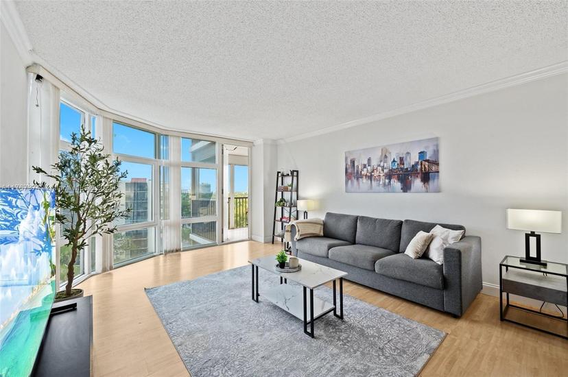 Picture of 3375 N Country Club Dr # 608, Aventura FL 33180