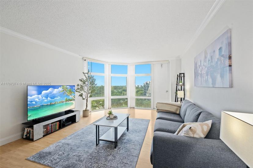 Picture of 3375 N Country Club Dr # 608, Aventura FL 33180