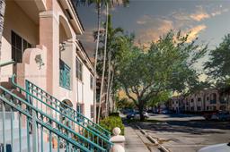 Picture of 2140 NW 78Th Ave # 106, Pembroke Pines, FL 33024