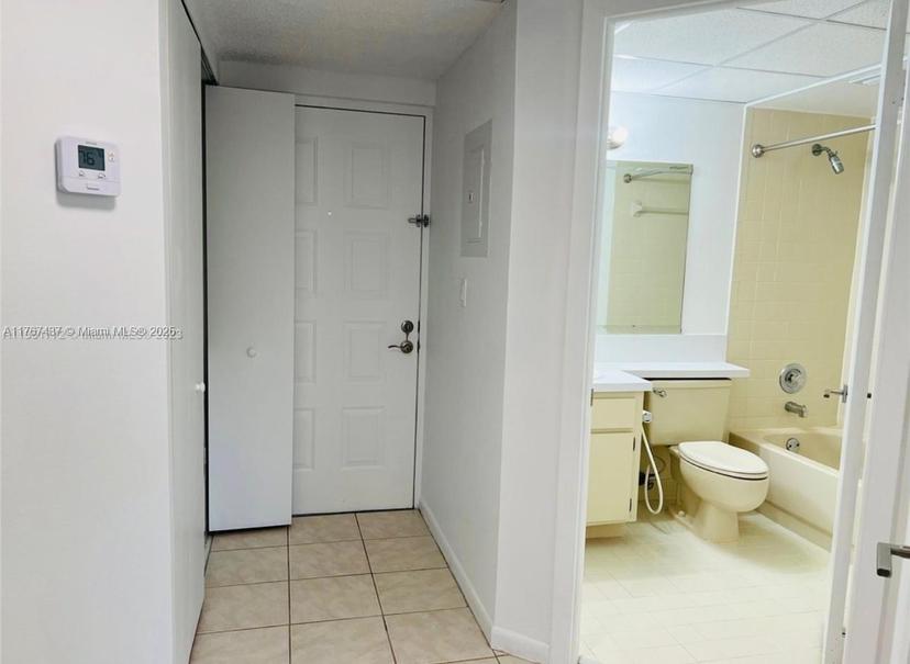 Picture of 8290 Lake Dr # 310, Doral FL 33166