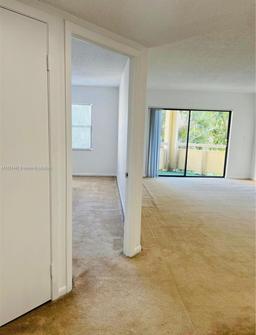 Picture of 8290 Lake Dr # 310, Doral, FL 33166