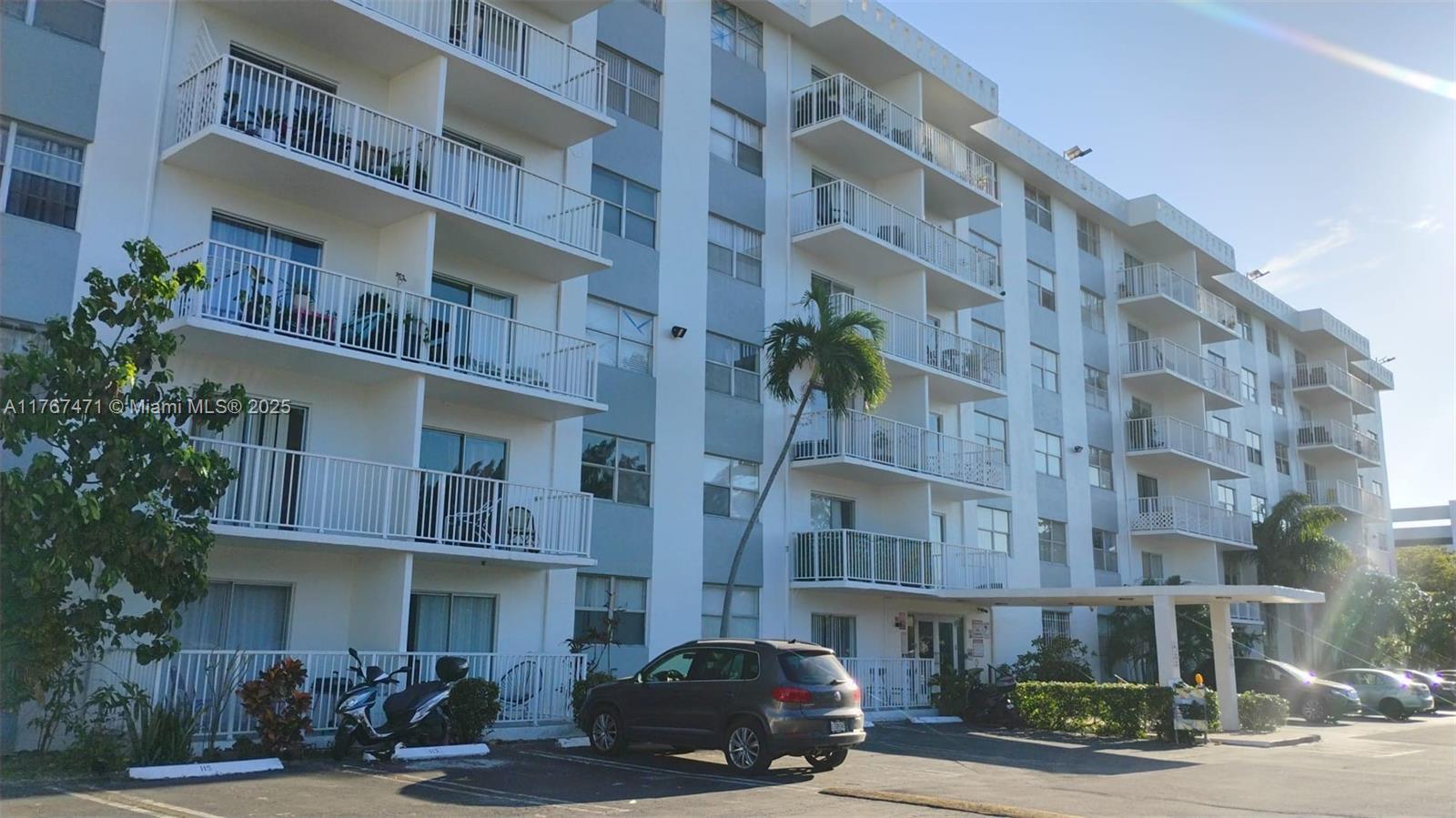 Picture of 16465 NE 22Nd Ave # 114, North Miami Beach, FL 33160