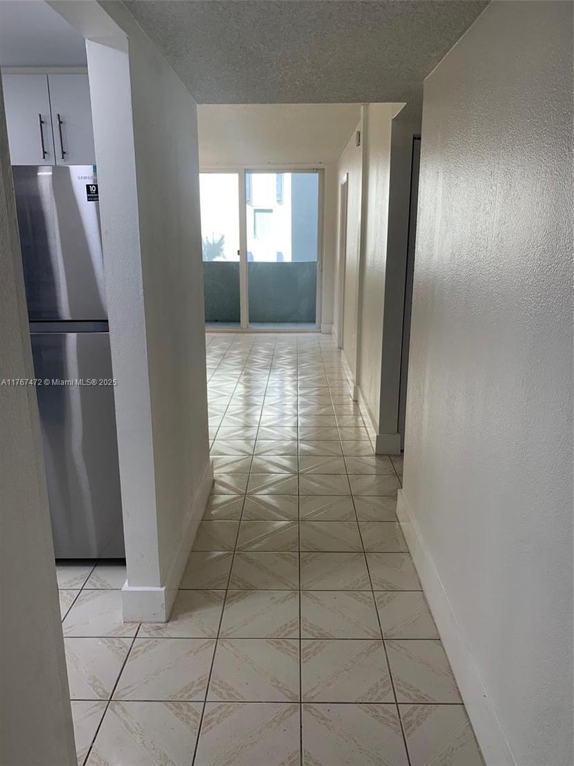 Picture of 10000 NW 80Th Ct # 2203, Hialeah Gardens FL 33016