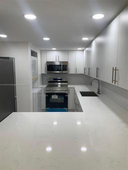 Picture of 10000 NW 80Th Ct # 2203, Hialeah Gardens, FL 33016
