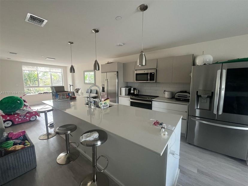 Picture of 2505 NE 193Rd St # 4213, Miami FL 33180