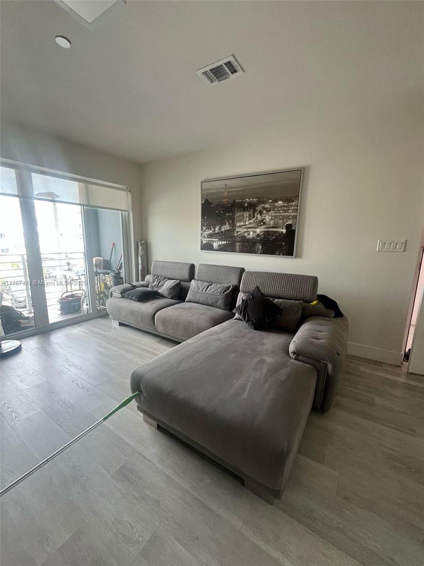 Picture of 2505 NE 193Rd St # 4213, Miami FL 33180