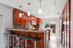 Picture of 5717 NW 102Nd Pl, Doral, FL 33178