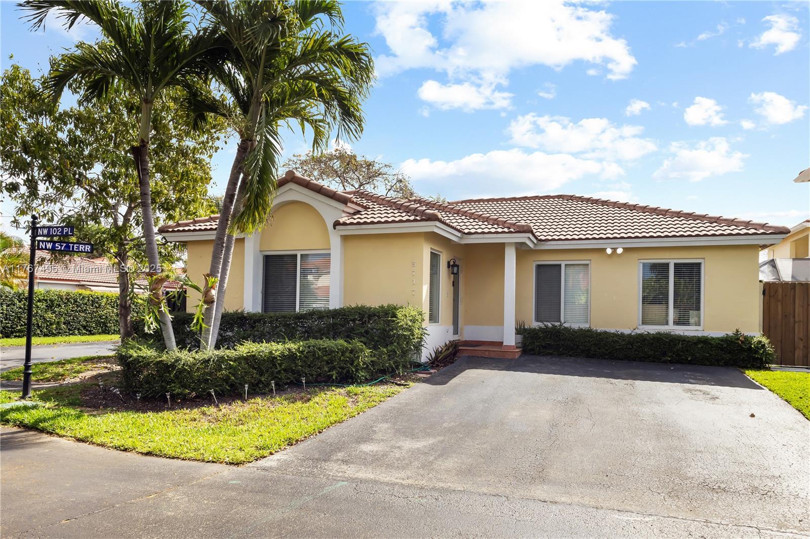 Picture of 5717 NW 102Nd Pl, Doral, FL 33178