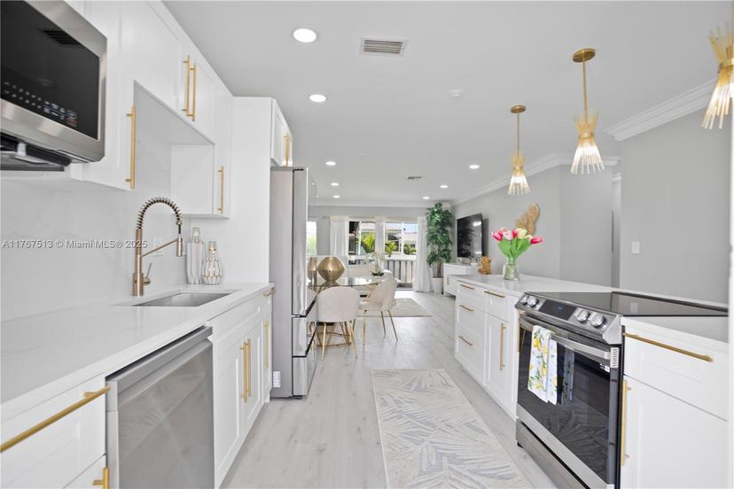 Picture of 222 N Federal Hwy # 207, Deerfield Beach FL 33441