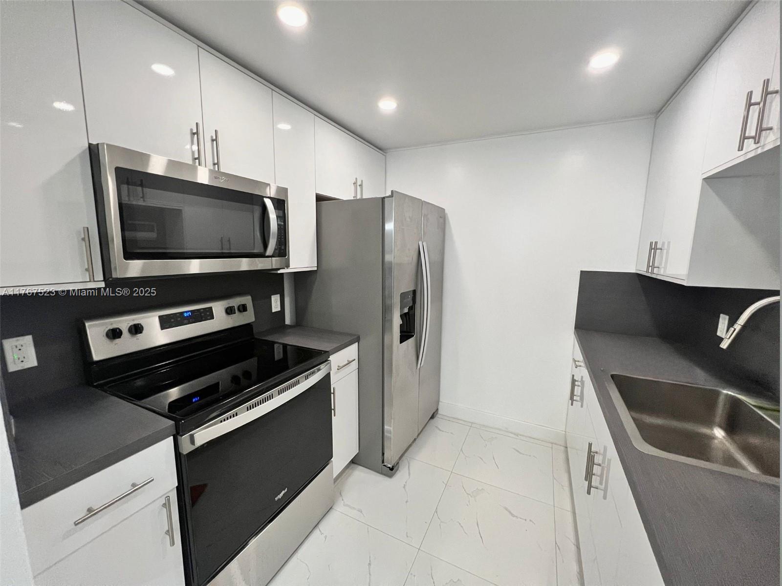 Picture of 200 SW 132Nd Way # 203L, Pembroke Pines, FL 33027