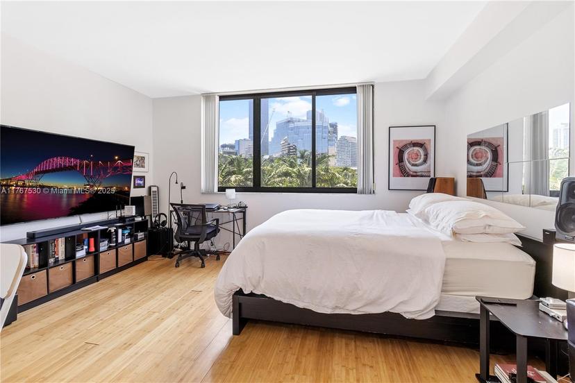 Picture of 540 Brickell Key Dr # 407, Miami FL 33131