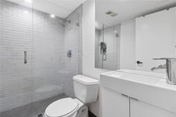 Picture of 540 Brickell Key Dr # 407, Miami, FL 33131