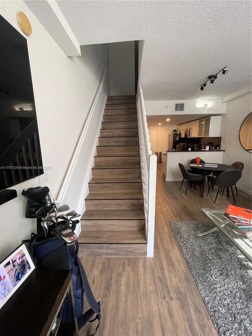 Picture of 3339 Virginia St # 325, Miami FL 33133