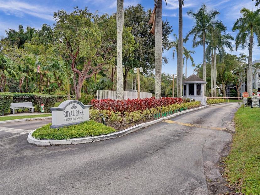 Picture of 101 Royal Park Dr # 1A, Oakland Park FL 33309