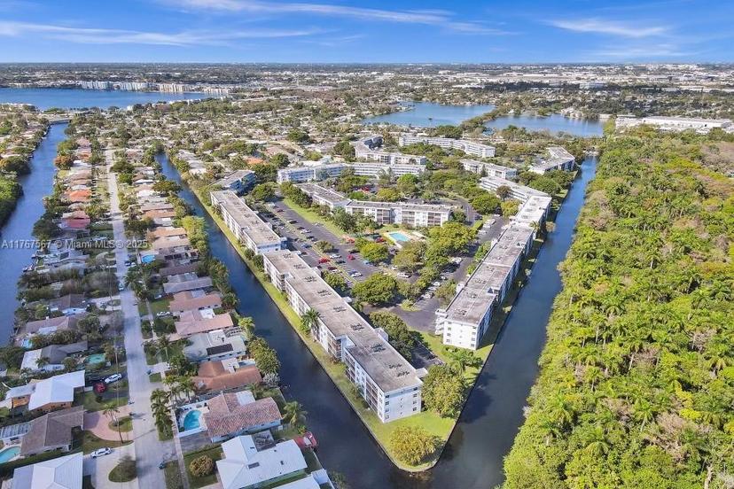 Picture of 101 Royal Park Dr # 1A, Oakland Park FL 33309