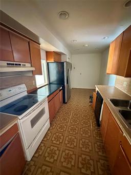 Picture of 1301 NE 7Th St # 214, Hallandale Beach, FL 33009