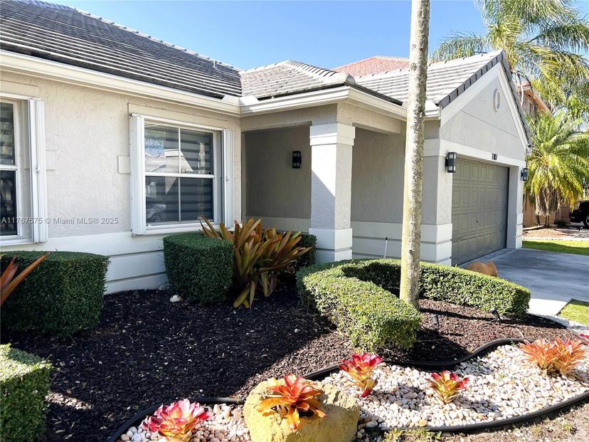 Picture of 1107 Fairfield Meadows Dr, Weston FL 33327