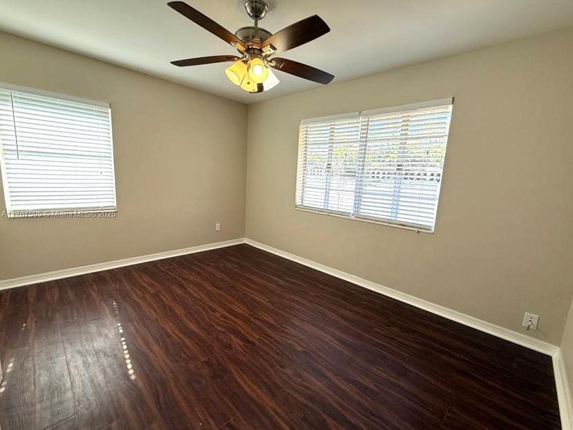 Picture of 100 Huron Ave, Tampa FL 33606