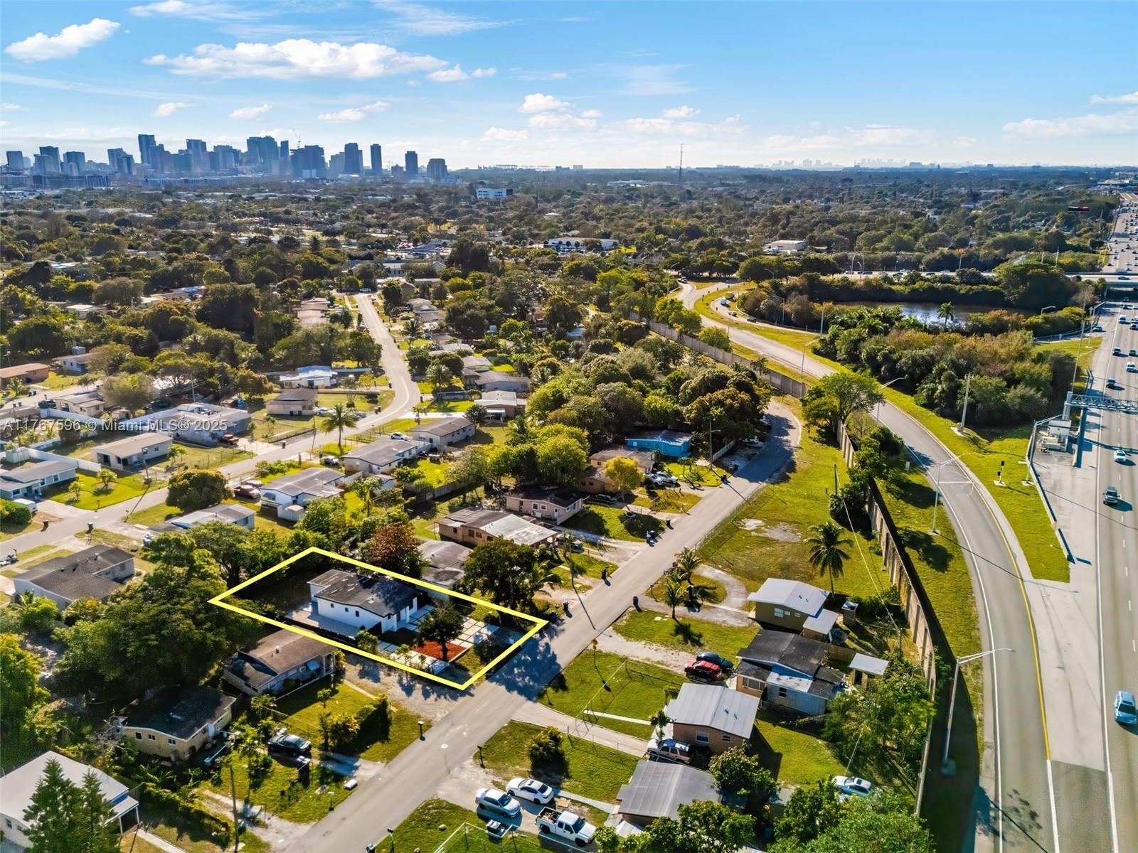 Picture of 1713 Lauderdale Manor Dr, Fort Lauderdale, FL 33311