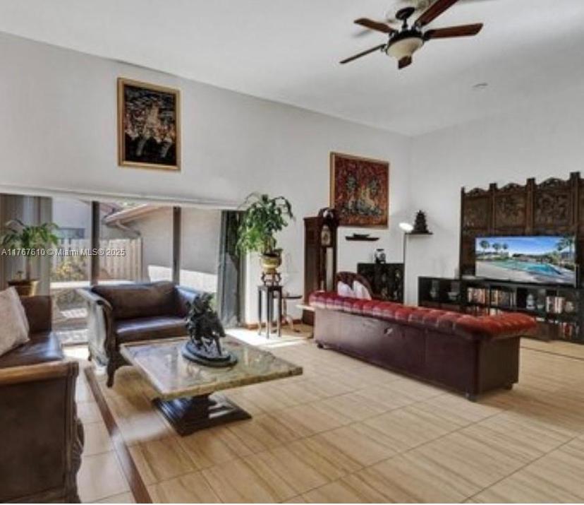 Picture of 531 Leslie Dr, Hallandale Beach FL 33009