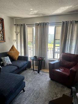 Picture of 1400 NE 169Th St # 215, Miami, FL 33162