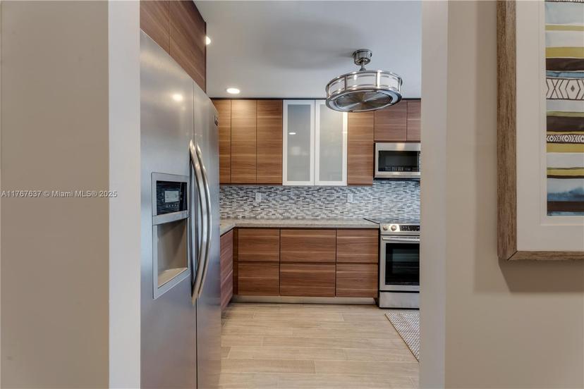 Picture of 240 Galen Dr # 108, Key Biscayne FL 33149