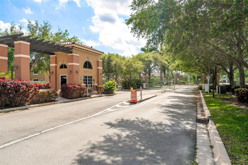 Picture of 983 SW 143Rd Ave # 1403, Pembroke Pines FL 33027