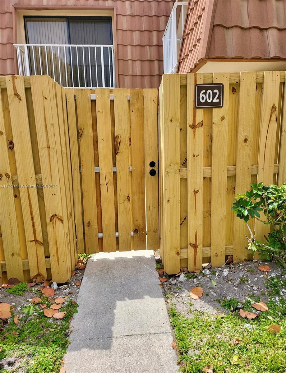 Picture of 602 Green Springs Pl # 0, West Palm Beach, FL 33409
