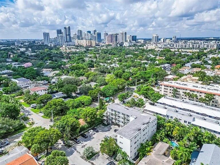 Picture of 609 NE 13Th Ave # 302, Fort Lauderdale FL 33304