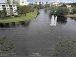 Picture of 2334 S Cypress Bend Dr # 602, Pompano Beach, FL 33069