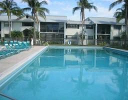 Picture of 911 NE 199Th St # 14, Miami, FL 33179