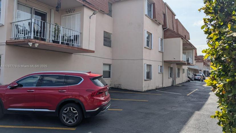 Picture of 1560 W 46Th St # 105, Hialeah FL 33012