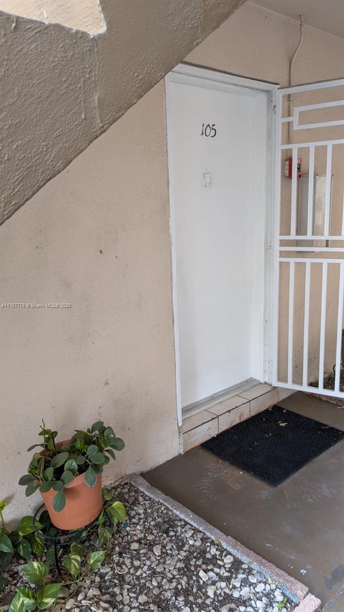 Picture of 1560 W 46Th St # 105, Hialeah FL 33012