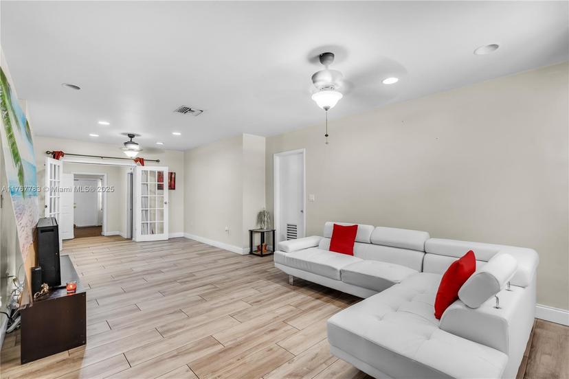 Picture of 6441 Allen St, Hollywood FL 33024