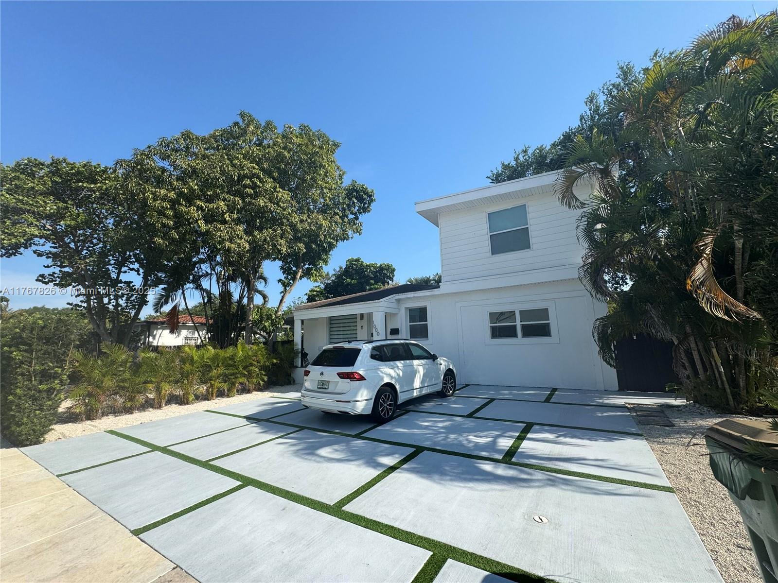 Picture of 1000 NE 134Th St, North Miami, FL 33161