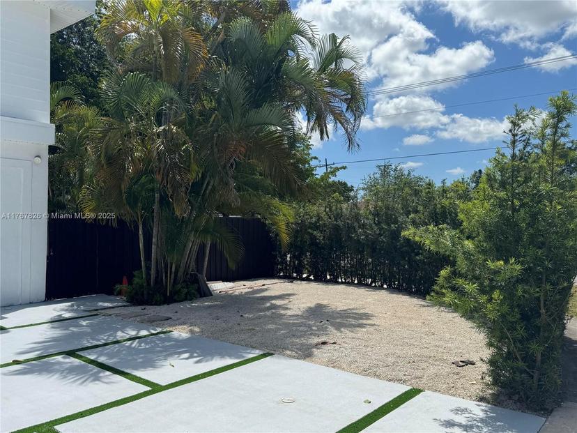 Picture of 1000 NE 134Th St, North Miami FL 33161