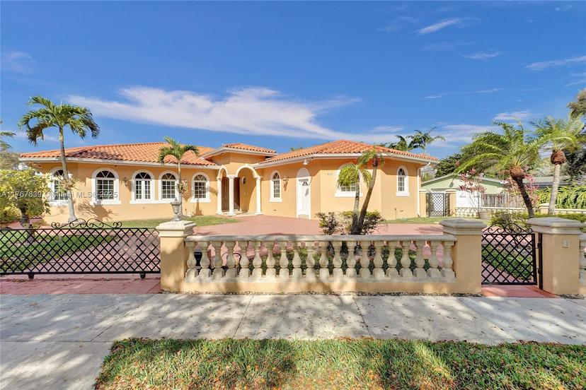 Picture of 450 Esplanade Dr, Miami Springs FL 33166