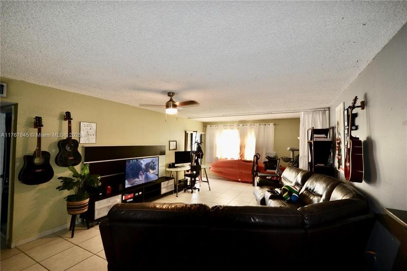 Picture of 571 NW 107Th Ave # 203, Miami FL 33172
